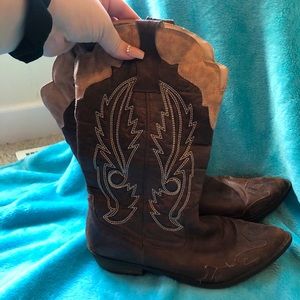 Women’s cowboy boots